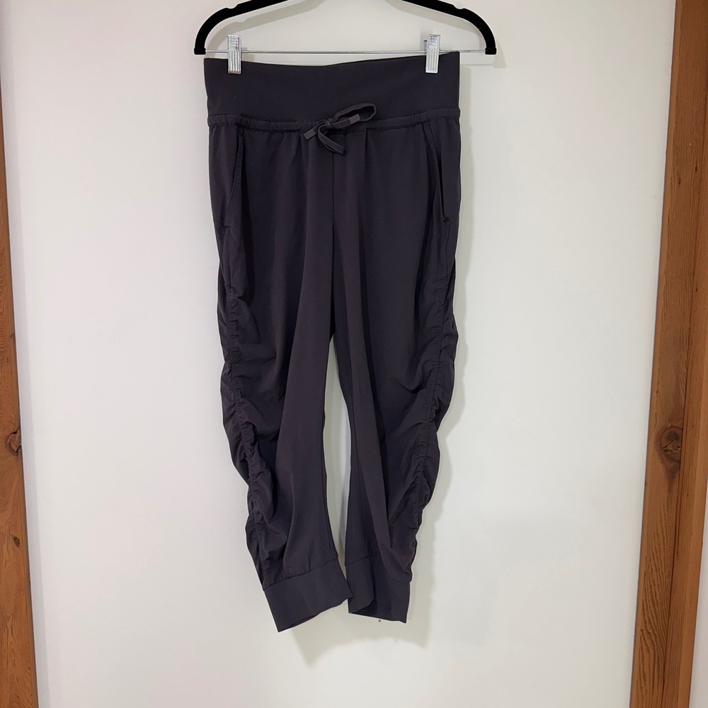 Athleta Salutation Ruched Jogger Women‎ XS Dark Gray High Rise Crop | Gorpcore